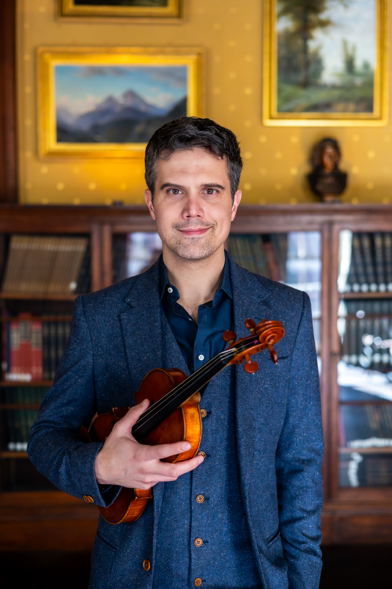 Nathan Gourley playing fiddle